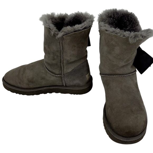 UGG Women's Daelynn Boots Size 8 Charcoal Gray Classic Short Sheepskin Lined Bow - Picture 3 of 11